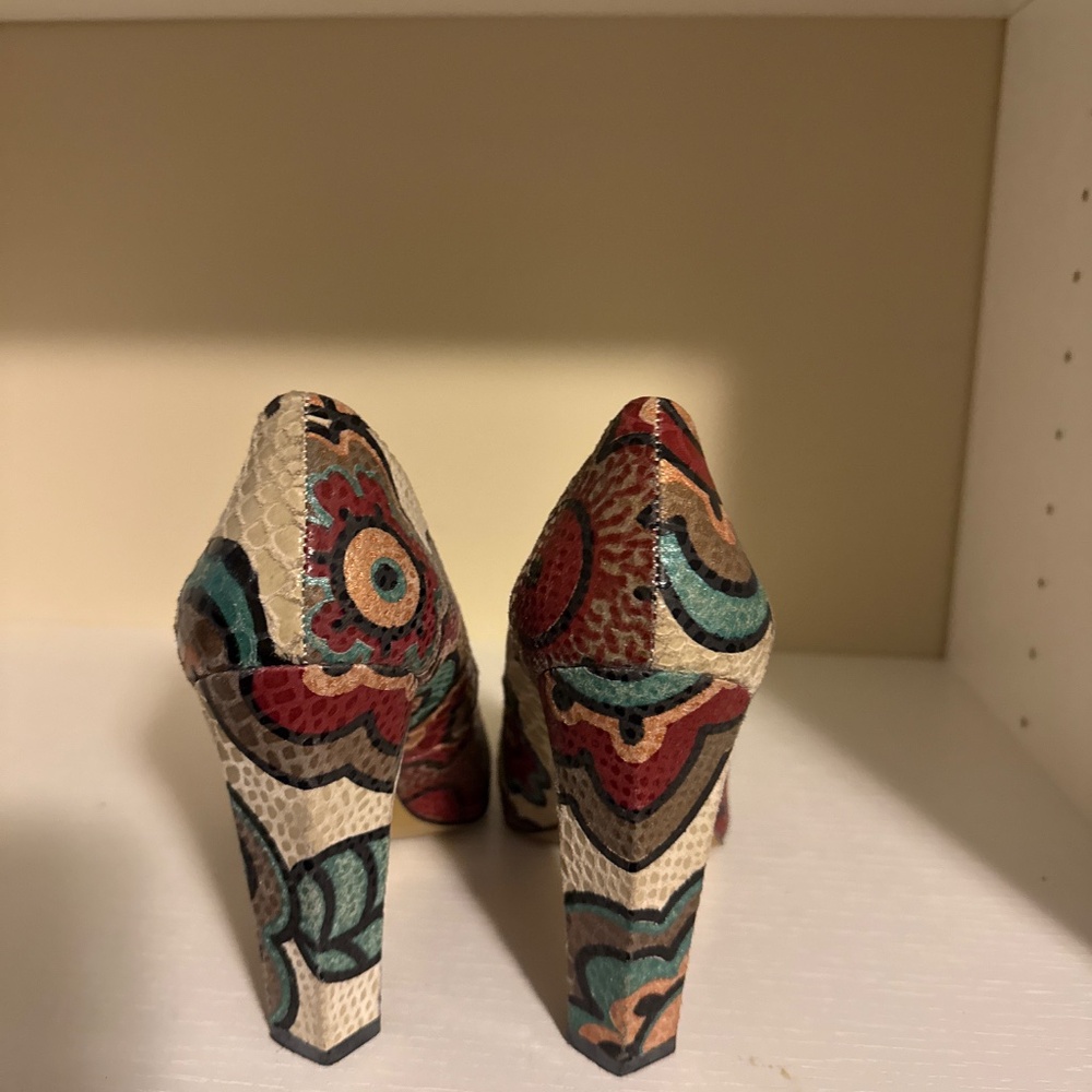 Shoes - Picture 2 of 2